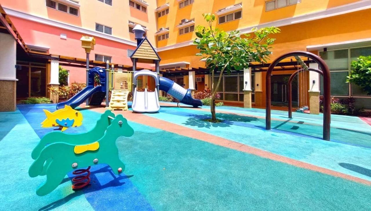 Binan Neat Unit In Holland Park Southwoodsアパートホテル エクステリア 写真