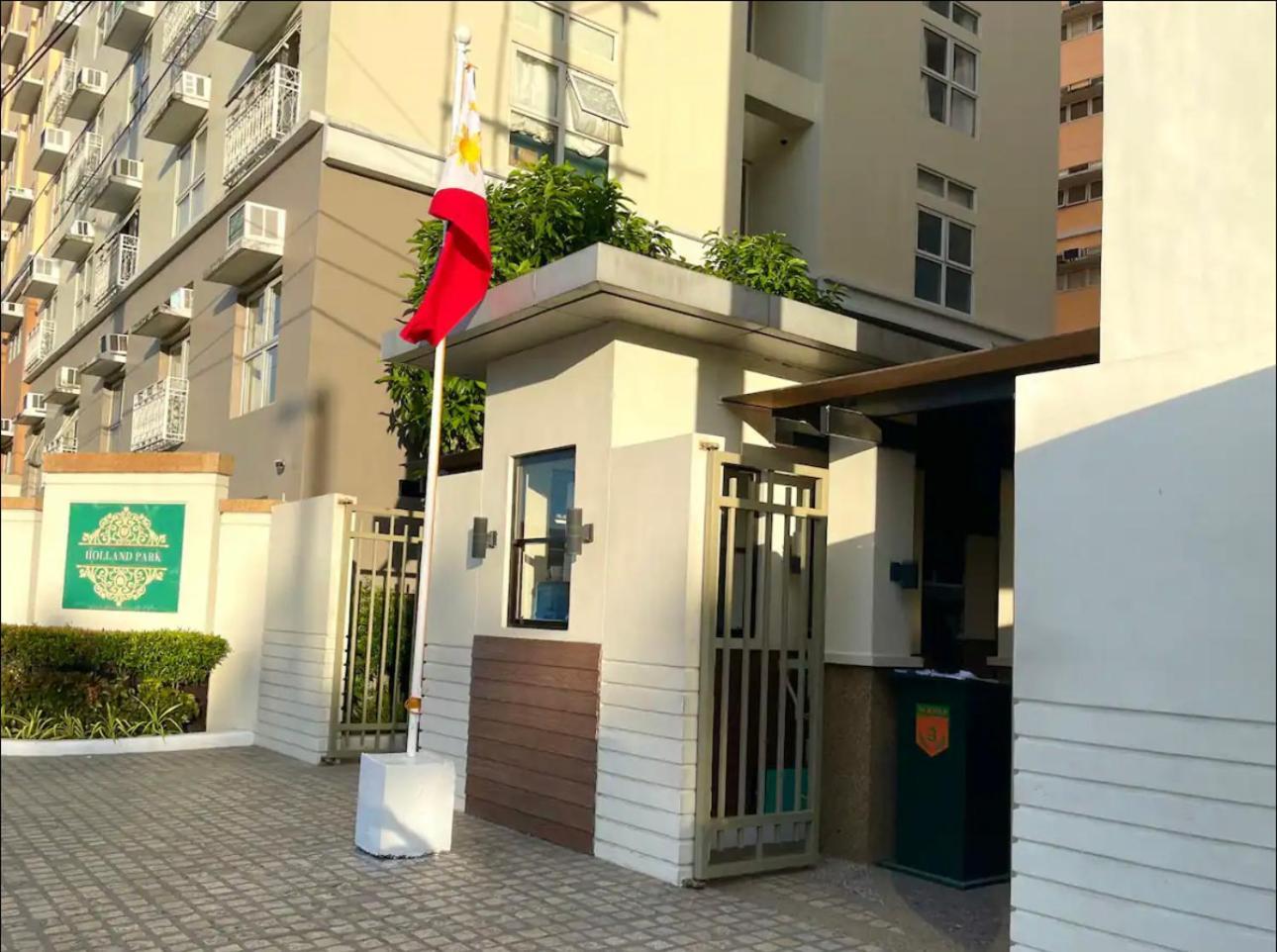 Binan Neat Unit In Holland Park Southwoodsアパートホテル エクステリア 写真